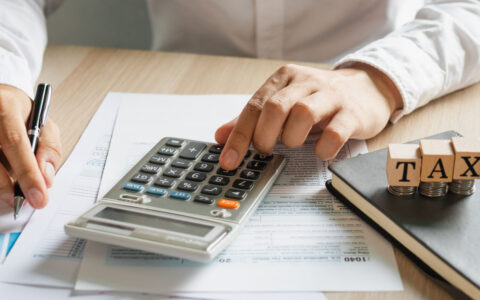 Özəl sektorda çalışan işçilər