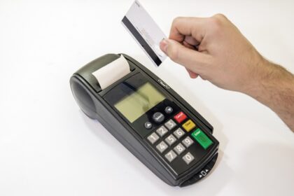 Nağdsız ödənişlər